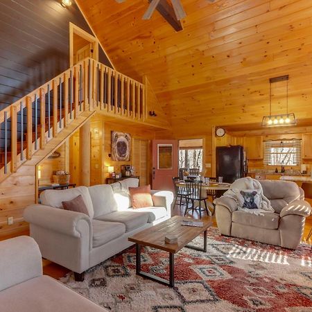 Blue Ridge Cabin Hot Tub, Fire Pit And Grill! Exterior photo