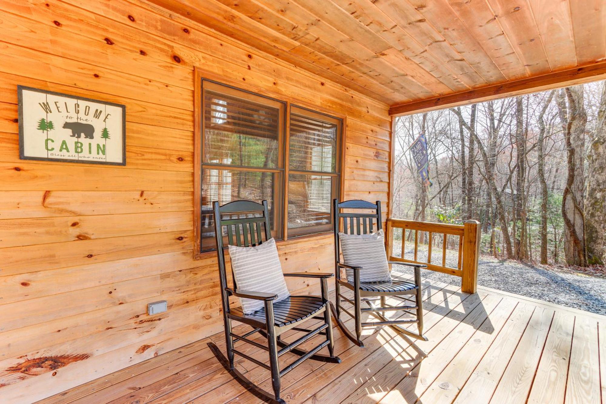 Blue Ridge Cabin Hot Tub, Fire Pit And Grill! Exterior photo