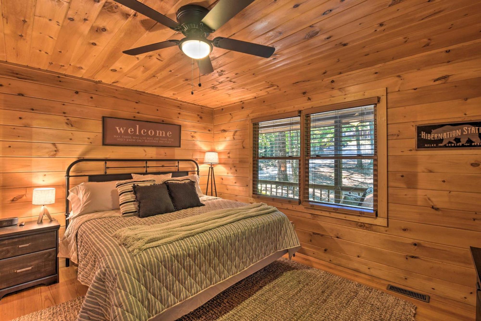 Blue Ridge Cabin Hot Tub, Fire Pit And Grill! Exterior photo